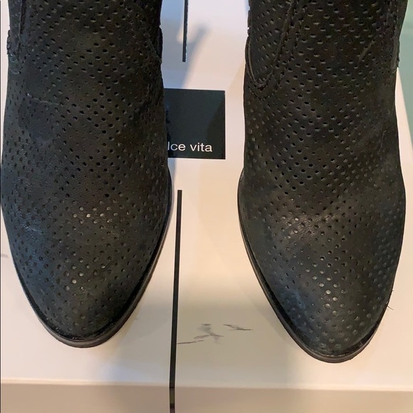 Heeled bootie - Picture 7 of 8